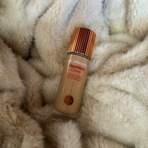 New MCoBeauty Flawless glow foundation shade 4 medium